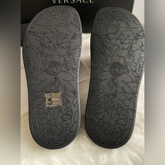 Versace Medusa Pool Slides 2021 - Picture 9 of 9